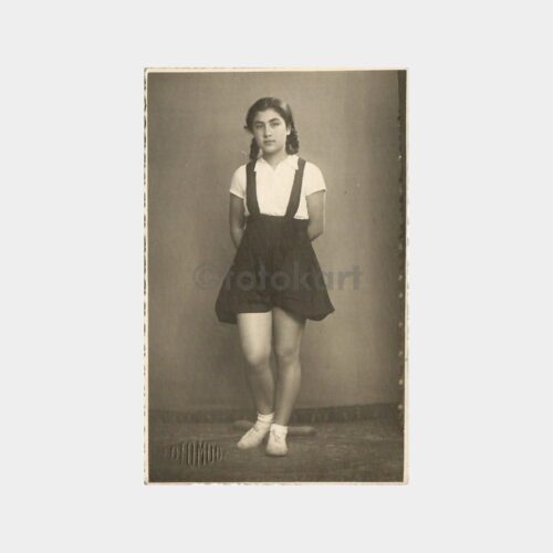1940 Foto Moda - Sporcu Genç Kız Öğrenci Fotoğraf