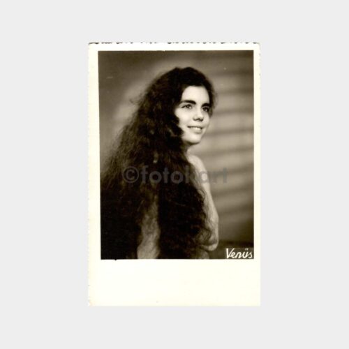 Foto Venüs - Uzun Saçlı Genç Kız İlginç Fotoğraf