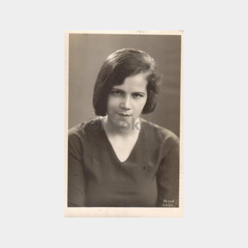 1932 Foto Yıldız - Liseli Genç Kadın Fotoğraf
