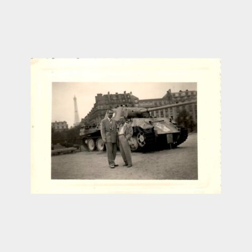 Fransa Paris Tank Önünde Hatıra Fotoğraf
