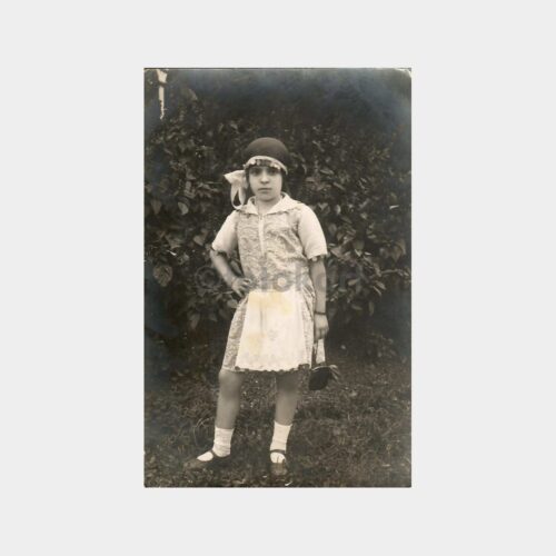 Genç Kız Bahçede Fotoğraf
