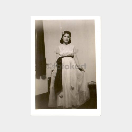 Güzel Giysili Kadın Fotoğrafı