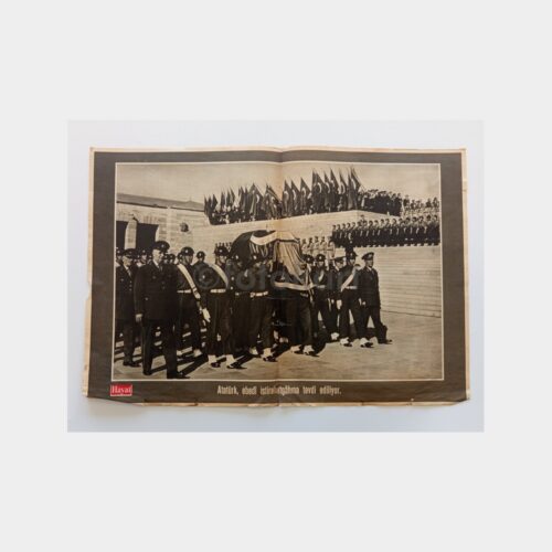Hayat Dergisi - Orta Sayfası Poster, No. 14 Atatürk Ebedi İstirahatgah