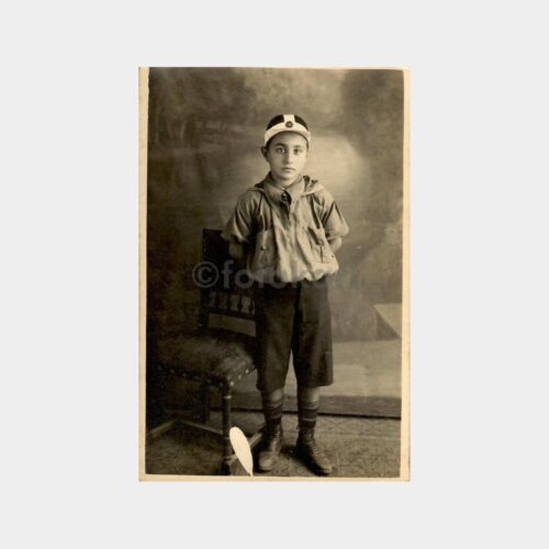 İzci Giysili Çocuk Stüdyo Fotoğraf