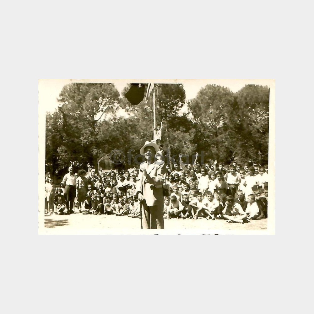İzmir - Ali Saip Ece Yetimlere Konuşurken Fotoğraf
