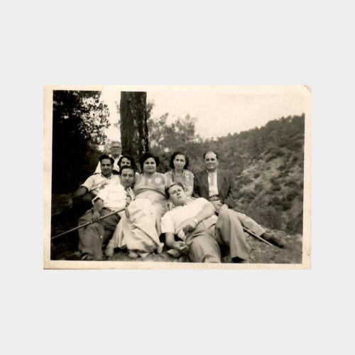 Kıbrıs Türk Trodoslu Aile Küçük Boy Fotoğraf