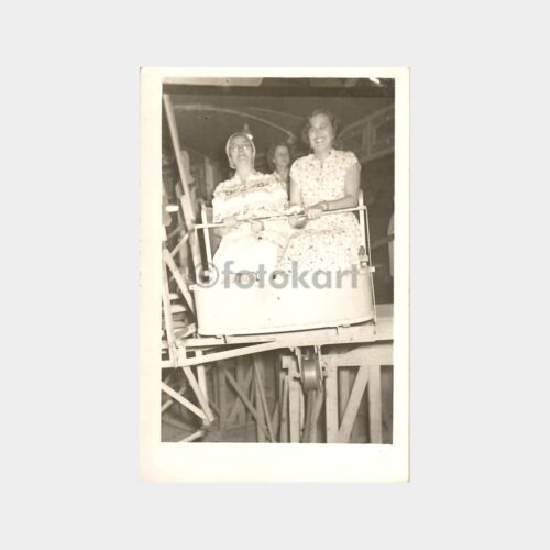 Lunaparkta Kadınlar Fotoğraf