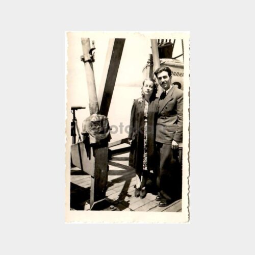1942 Marakaz Vapurunda Aile Fotoğraf