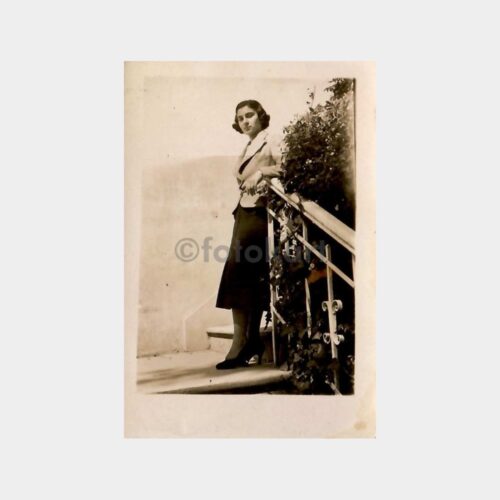 Merdivenlerde Kadın Fotoğraf
