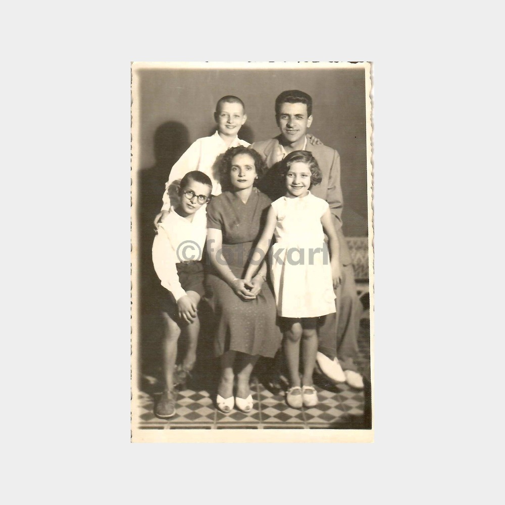 Ödemiş Aile Konulu Stüdyo Fotoğraf