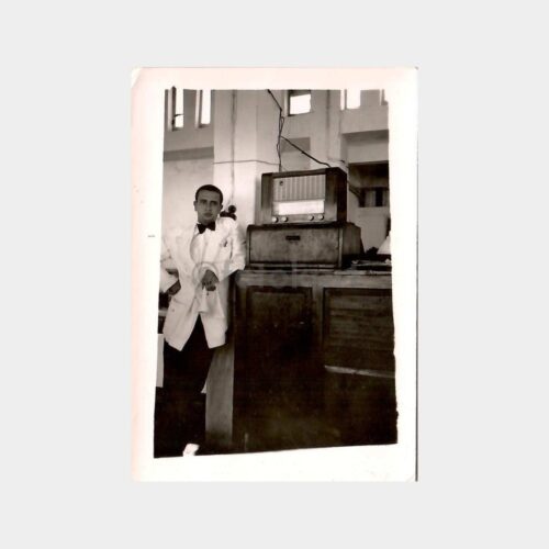 Radyo Dinleyen Beyefendi Fotoğraf