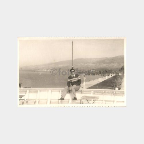 Sahilde Poz Vermiş Bay Hatıra Fotoğraf