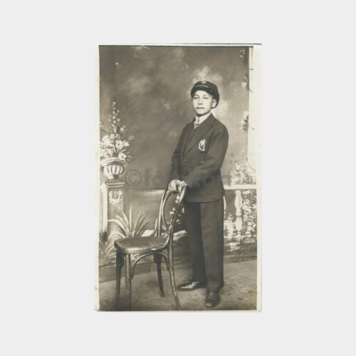 Şapkalı Öğrenci Stüdyo Fotoğraf