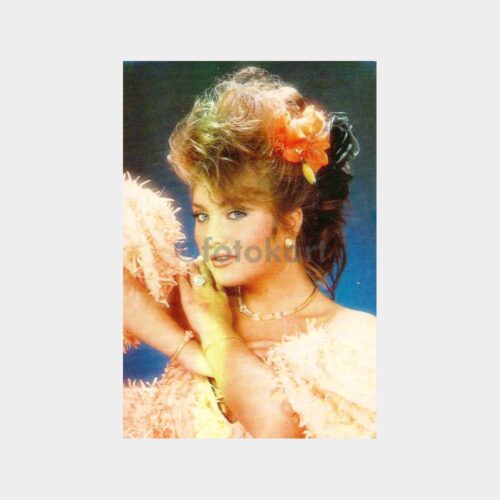 Sibel Can Kartpostal