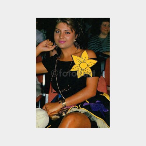Sibel Can Kartpostal