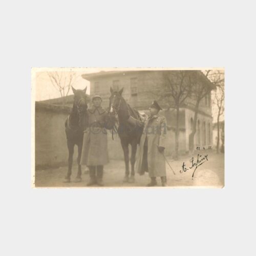 1935 Subay ve Emir Askeri Atları ile Fotoğraf