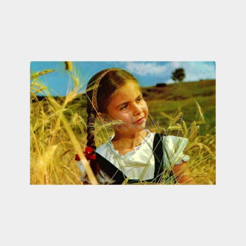 Tarlada Küçük Kız Kartpostal