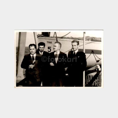 1943 Trak Vapurunda Bir Grup Fotoğraf