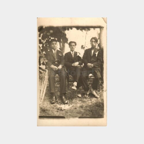 1929 Üç Beyefendi Bahçede Fotoğraf