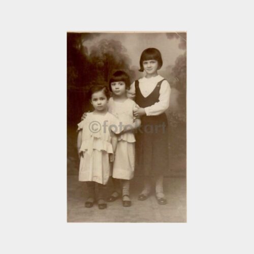 Üç Küçük Kız Stüdyo Fotoğraf
