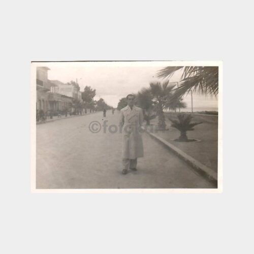Bahçede Genç Kız Fotoğraf