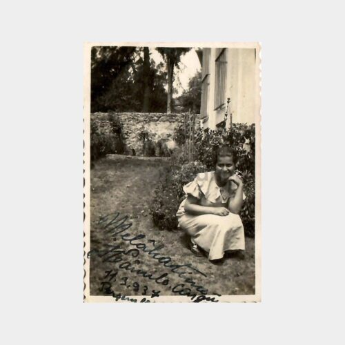 1937 Bahçede Kadın Fotoğraf