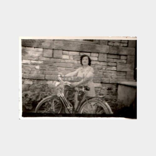 Bisikletli Kadın Görünüş Fotoğraf