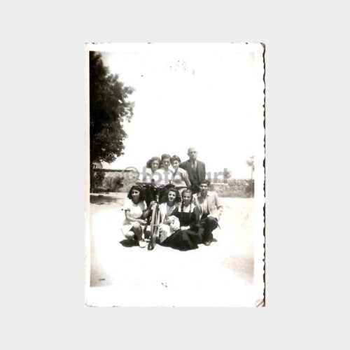 Bisikletli Kız Öğrenciler Konulu Fotoğraf