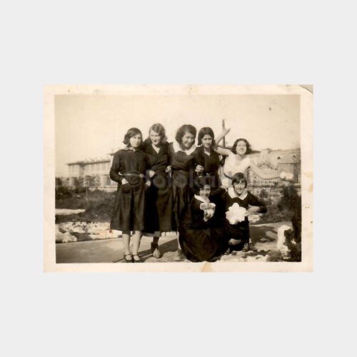 1935 Bursa Kız Öğrenciler Fotoğraf