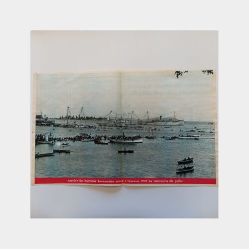 Hayat Dergisi - Orta Sayfası Poster, No. 33 Atatürk'ün İstanbul'a Gelişi