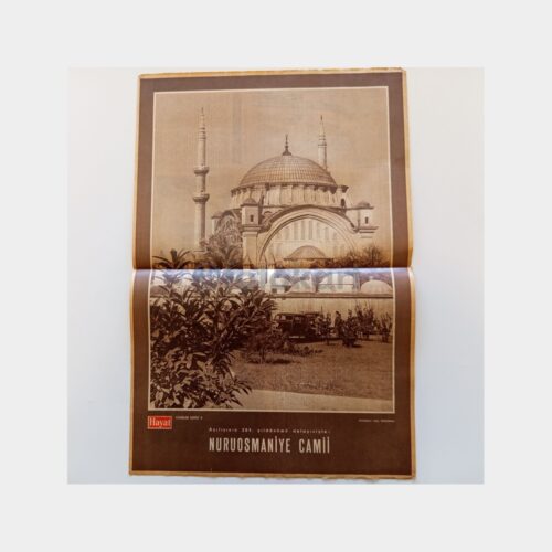 Hayat Dergisi - Orta Sayfası Poster, No. 10 Nuruosmaniye Camii