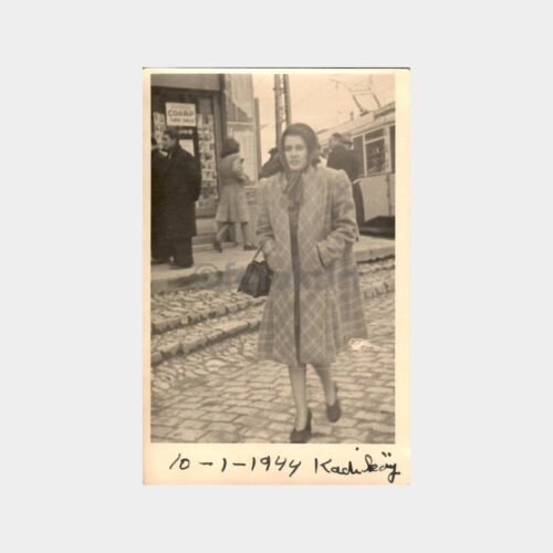 1944 Kadıköy Tramvay ve Kadın Fotoğraf