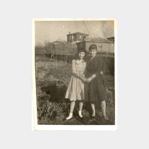 Tarihi Ev Önünde Kadınlar Fotoğraf