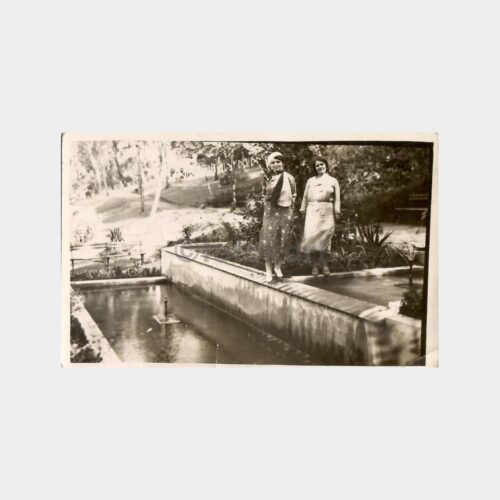 Yalova Park İki Kadın Görünüş Fotoğrafı