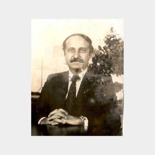 Hüsnü Özyeğin - Yapı Kredi Damgalı Fotoğraf