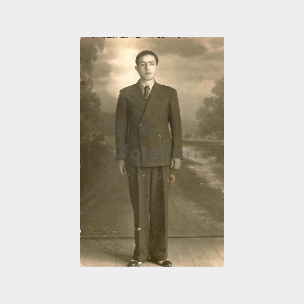 Konya Foto Behçet - Takım Elbiseli Beyefendi Stüdyo Fotoğraf