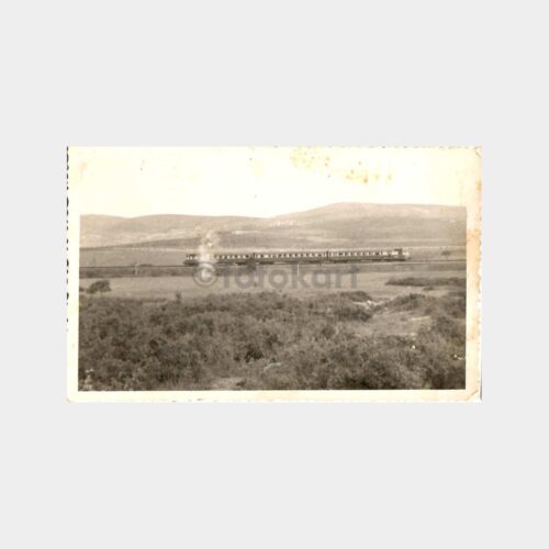 Motorlu Tren Geçişi Görünüş Fotoğraf