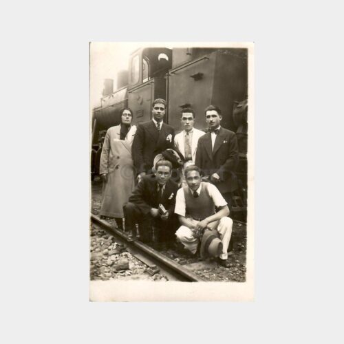 Tren Lokomotif Önünde Aile Fotoğraf