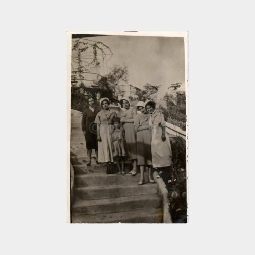 1933 Yalova Teraslarda Kadınlar Fotoğraf