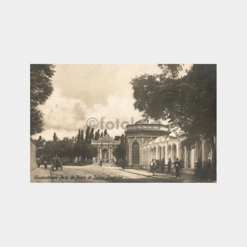 1920 Dolmabahçe Sarayı Arka Kapısı Görünüş Kartpostal