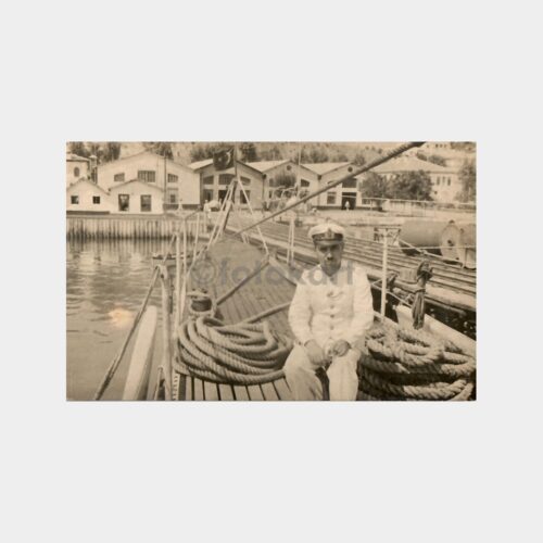 1935 Gölcük Denizci Subay İskelede Fotoğraf