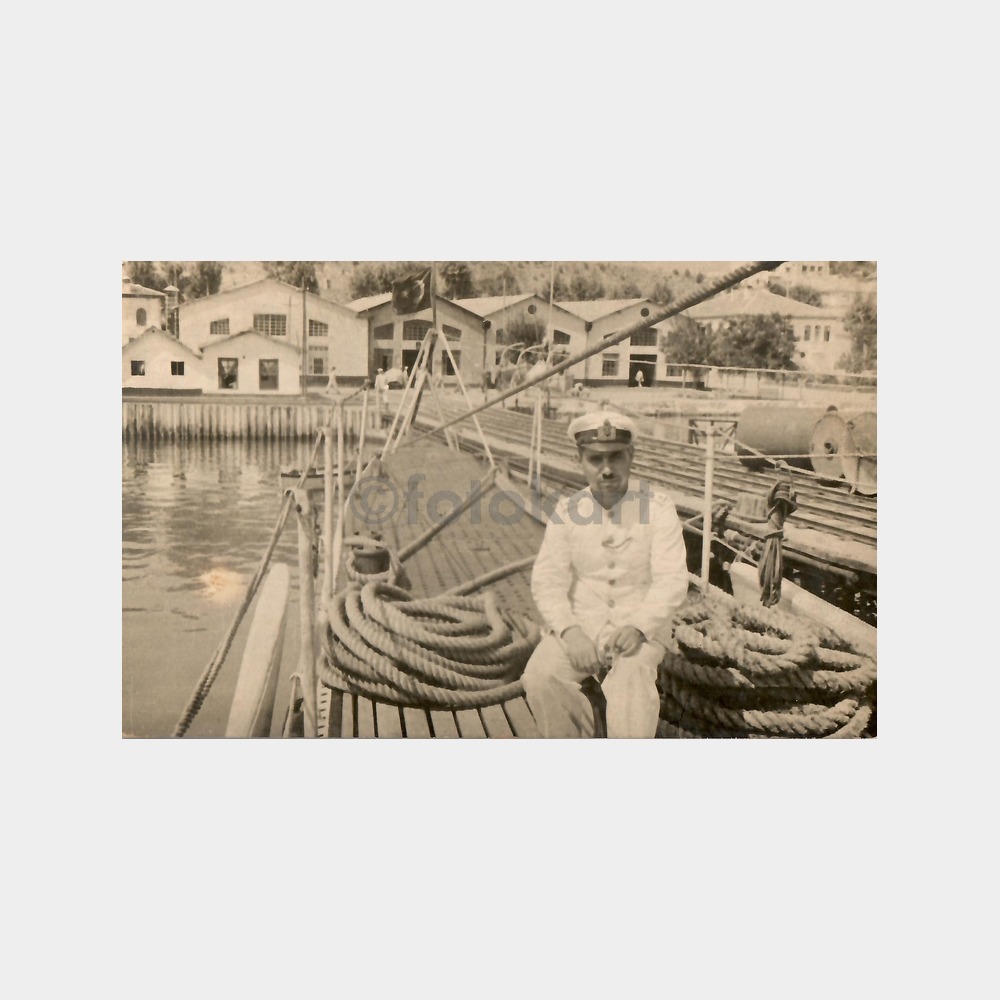 1935 Gölcük Denizci Subay İskelede Fotoğraf