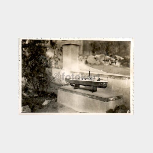 1937 L-12 Botu Gemi Maketi ve Kadın Fotoğraf