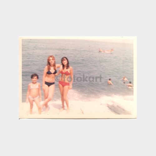 Plajda Genç Kızlar Konulu Fotoğraf