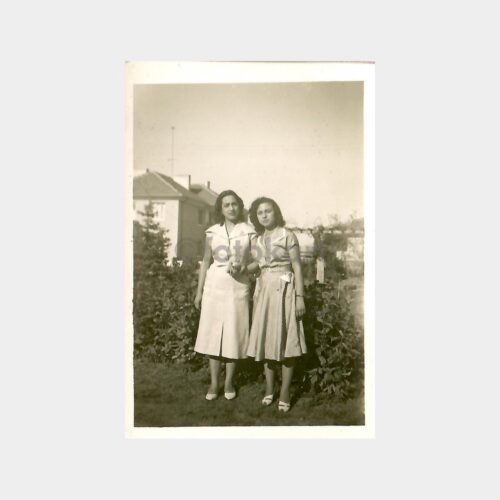 Tarihi Ev Önünde Kadınlar Fotoğraf