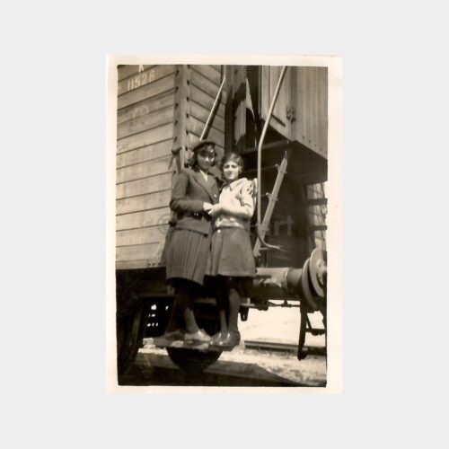 Tren Vagonunda Kızlar Görünüş Fotoğraf